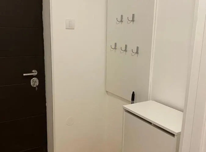 Bruno Place 아파트