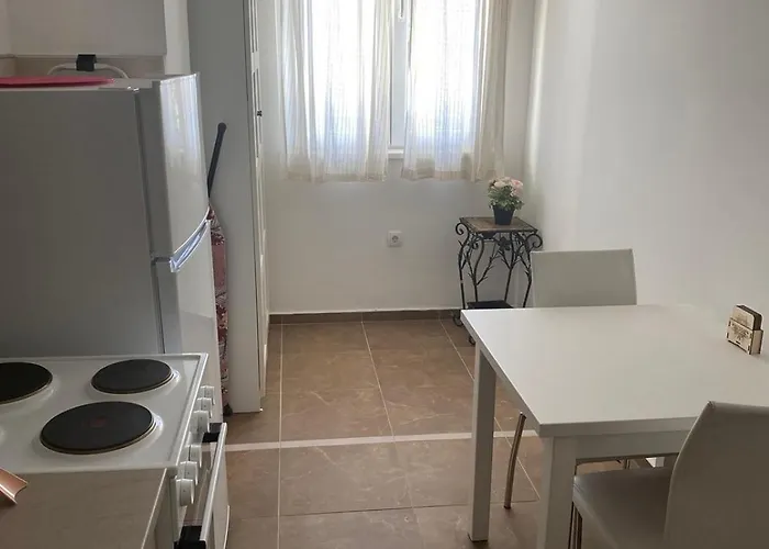 Bruno Place 아파트 *